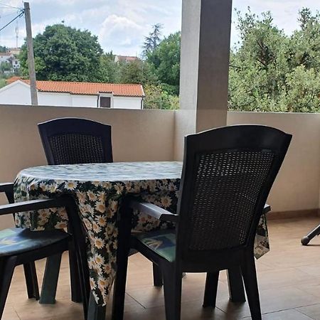 Apartmani Sonia Njivice Ngoại thất bức ảnh