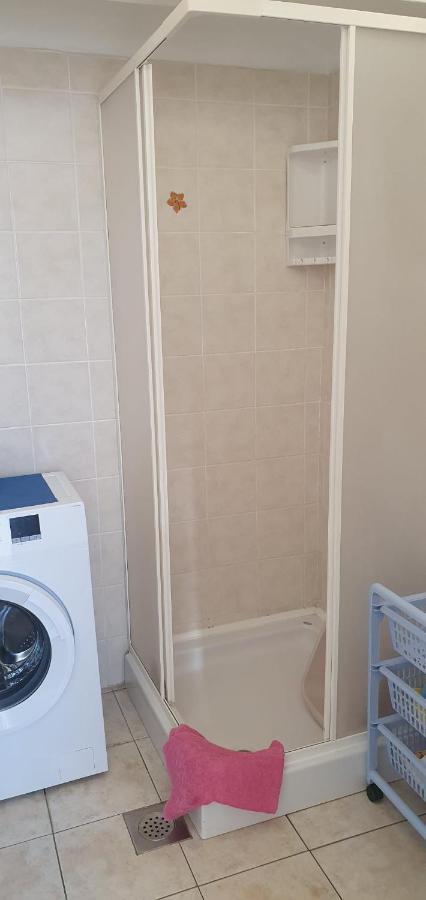 Apartmani Sonia Njivice Ngoại thất bức ảnh