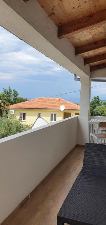 Apartmani Sonia Njivice Ngoại thất bức ảnh