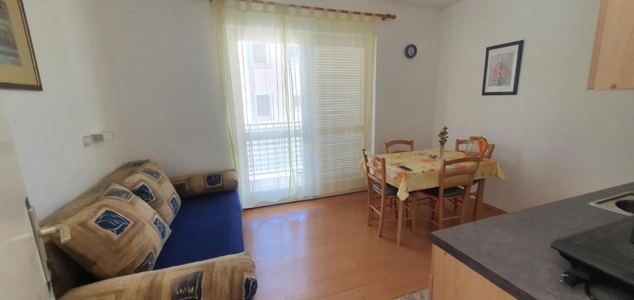 Apartmani Sonia Njivice Ngoại thất bức ảnh