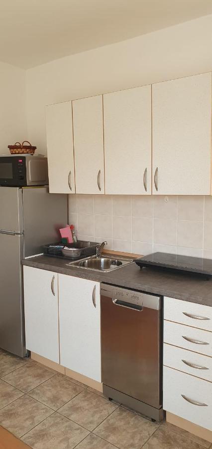 Apartmani Sonia Njivice Ngoại thất bức ảnh