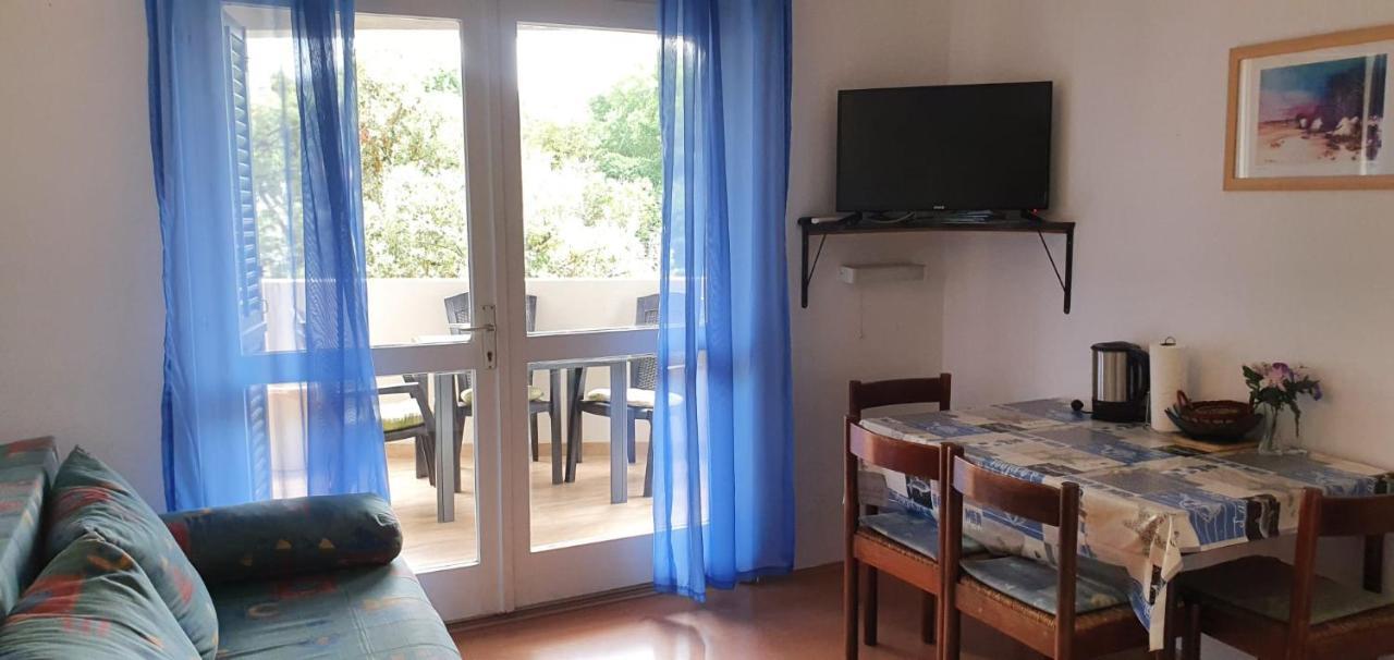 Apartmani Sonia Njivice Ngoại thất bức ảnh