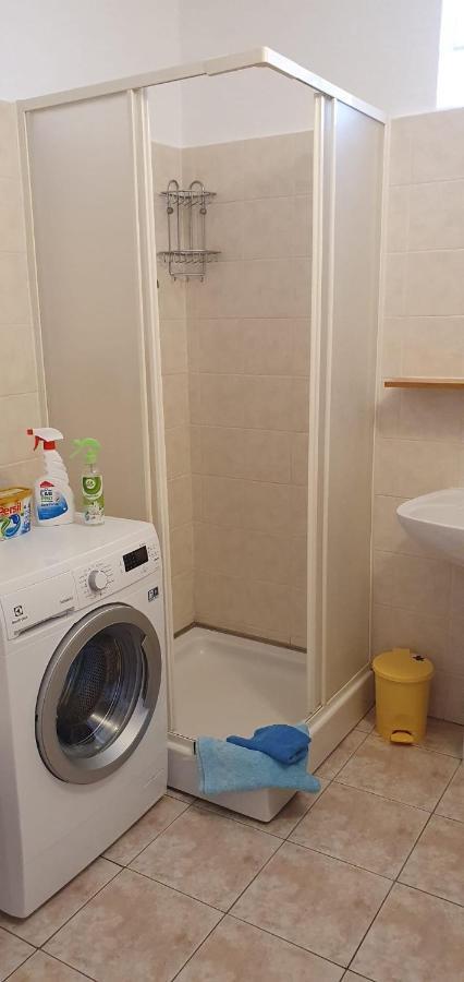 Apartmani Sonia Njivice Ngoại thất bức ảnh