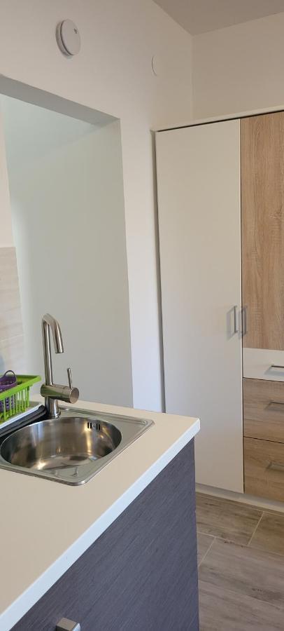 Apartmani Sonia Njivice Ngoại thất bức ảnh