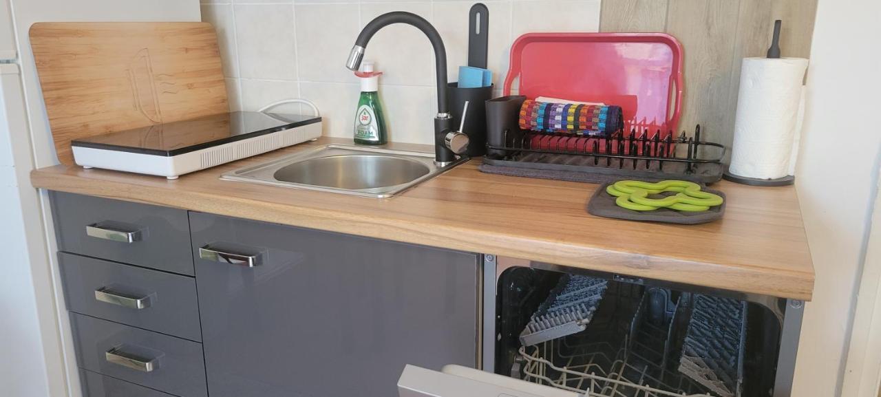 Apartmani Sonia Njivice Ngoại thất bức ảnh