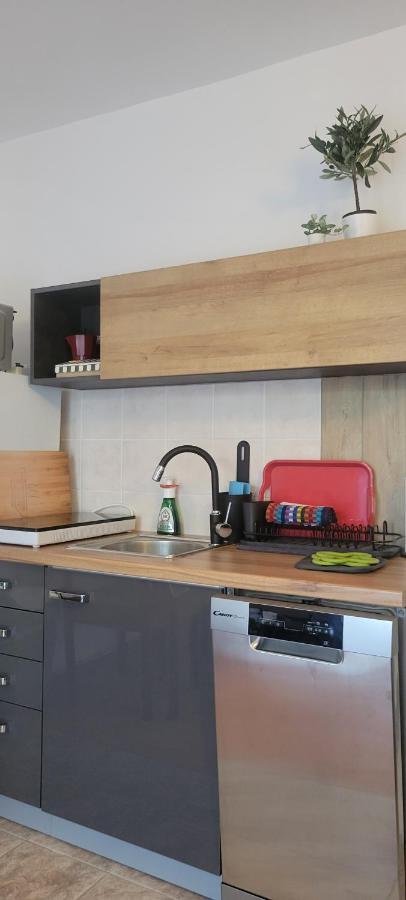 Apartmani Sonia Njivice Ngoại thất bức ảnh