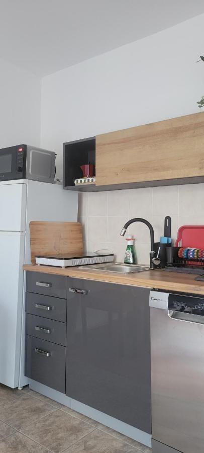 Apartmani Sonia Njivice Ngoại thất bức ảnh
